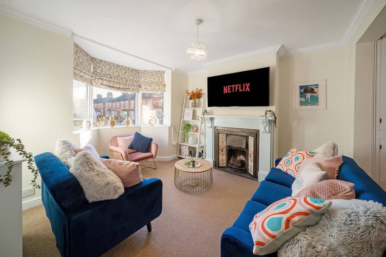 Cotswolds   3Bd   1 5 Bath   Garden   City Centre in Cirencester, Gloucestershire