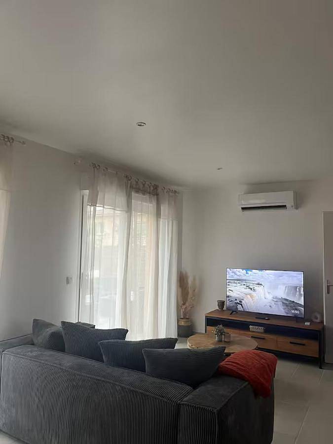 Three-Bedroom Home in Saint-Ambroix, Parc national des Cévennes