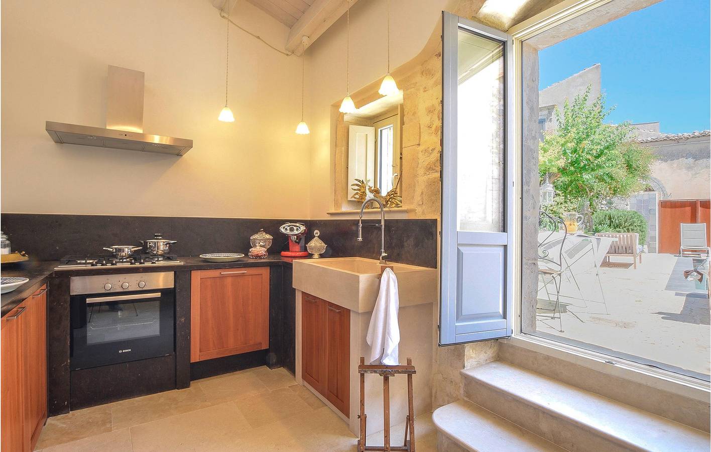 Appartement aan het zwembad met keuken, AC & WiFi in Palazzolo Acreide, Provincie Syracuse