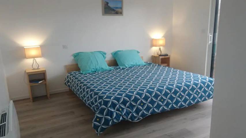 Gîte pour 7 personnes, avec jardin dans Plage de Tréompan - 4