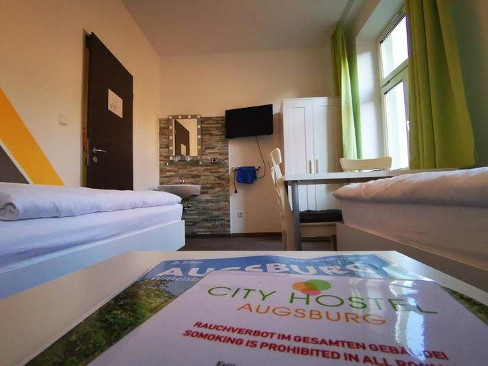 Hostel für 5 Personen, mit Terrasse