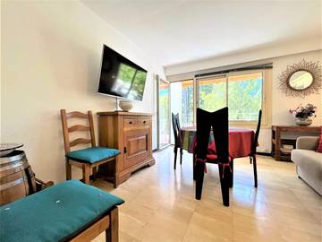Gîte pour 2 personnes, avec balcon et vue à Gréoux-les-Bains