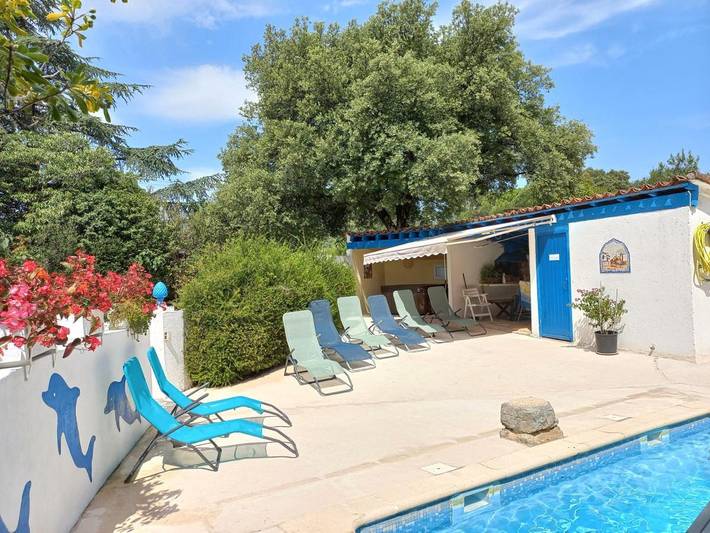 Gîte pour 2 personnes, avec jacuzzi ainsi que terrasse et piscine, animaux acceptés à Saint-Jean-du-Pin - 2