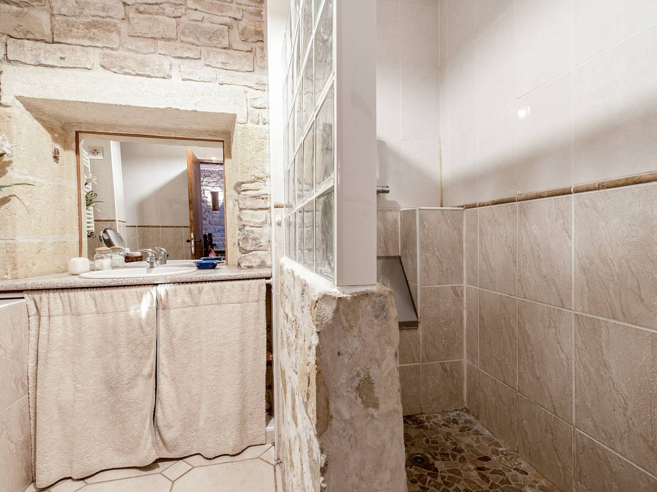 Ganze Wohnung, Belles Pierres in Calvisson, Nimes und Umgebung