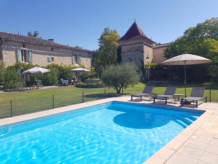 Location de vacances pour 2 personnes, avec Terrasse et Jardin ainsi que Bassin pour enfant et Piscine à Cestayrols
