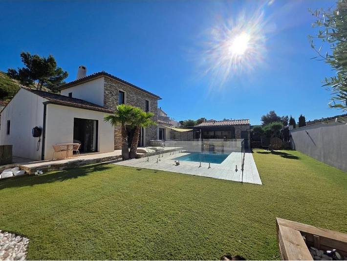 Location de vacances pour 7 personnes, avec piscine et jardin, adapté aux familles à Le Rove - 2