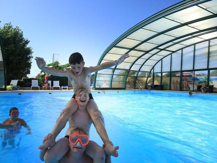 Camping pour 4 personnes, avec bassin pour enfant à La Faute-sur-Mer