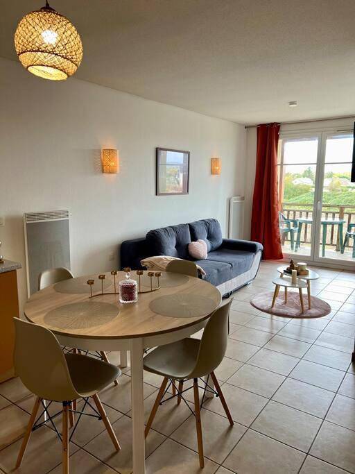 Gîte pour 4 personnes, avec sauna ainsi que terrasse et piscine à Levernois - 3