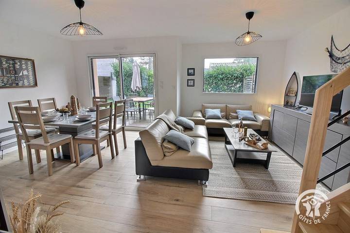 Gîte pour 5 personnes, avec jardin ainsi que piscine et terrasse à Erquy - 4