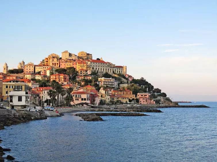 Casa 5 Persone in Cantalupo (Imperia), Imperia