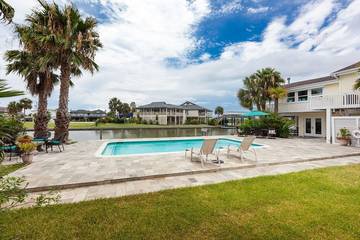 Vacation Home for 14 Guests in Galveston Island, Galveston, Picture 2