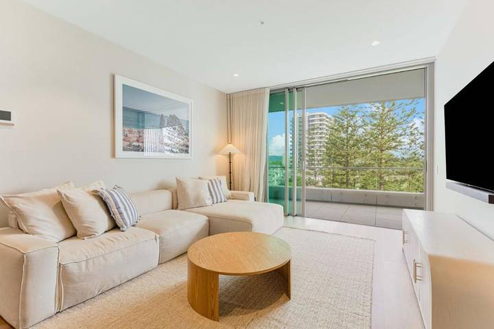Holiday rental for 4 people, with balcony and view as well as pool in Gold Coast