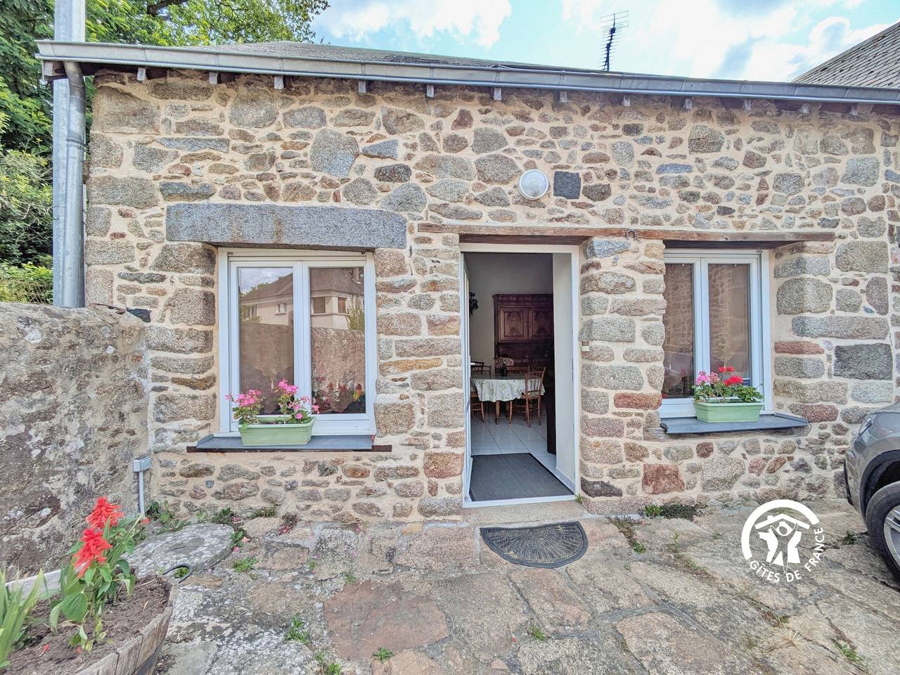 Gîte à Alexain près de l'écluse, animaux admis, parking, max 6 pers in Alexain, Mayenne