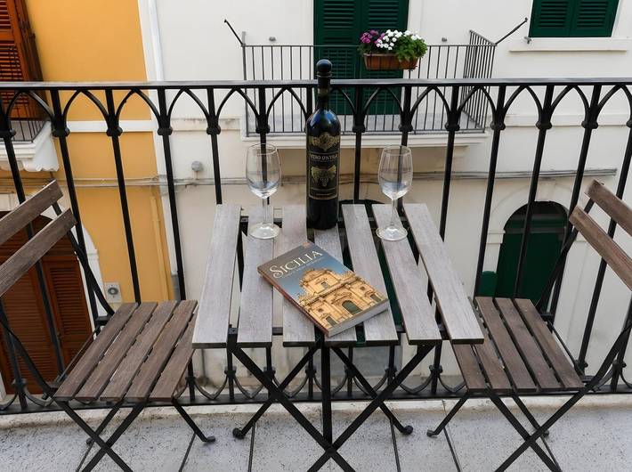 Appartement entier, Appartement avec balcon, Wi-Fi et climatisation in Scicli, Province de Ragusa