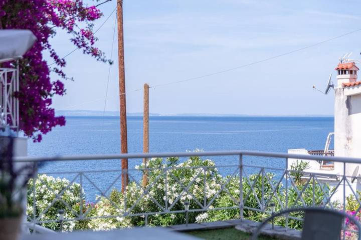 Ferienwohnung für 4 Personen, mit Balkon und Terrasse sowie Garten und Ausblick