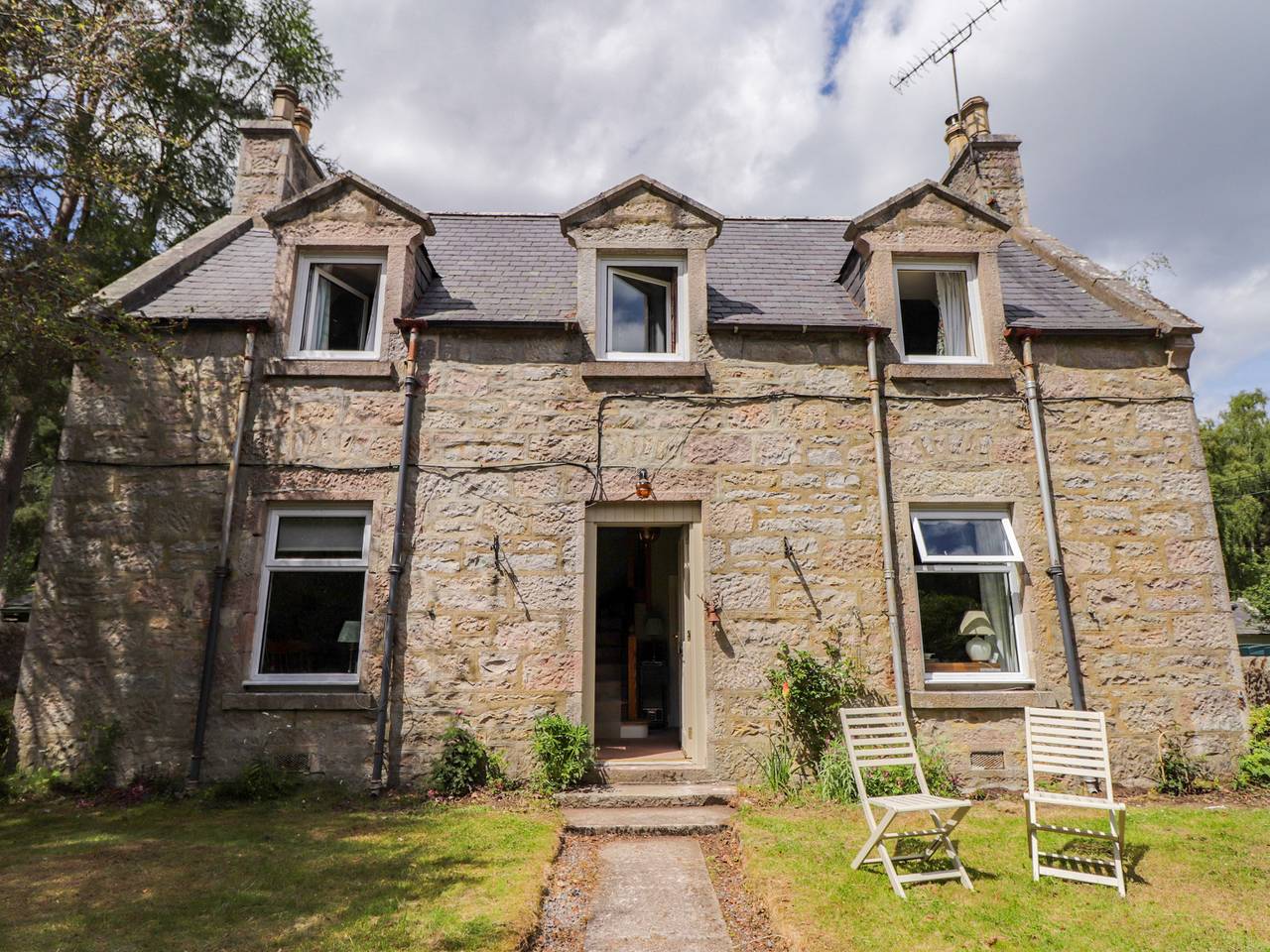 Gairnshiel School House in Ballater, Cairngorms National Park