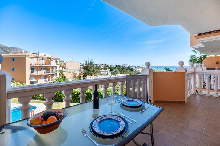 Ganze Wohnung, Ferienwohnung "Sauce Sol Fuengirola" mit Meerblick, Gemeinschaftspool und privater Terrasse in Torreblanca (Fuengirola), Fuengirola