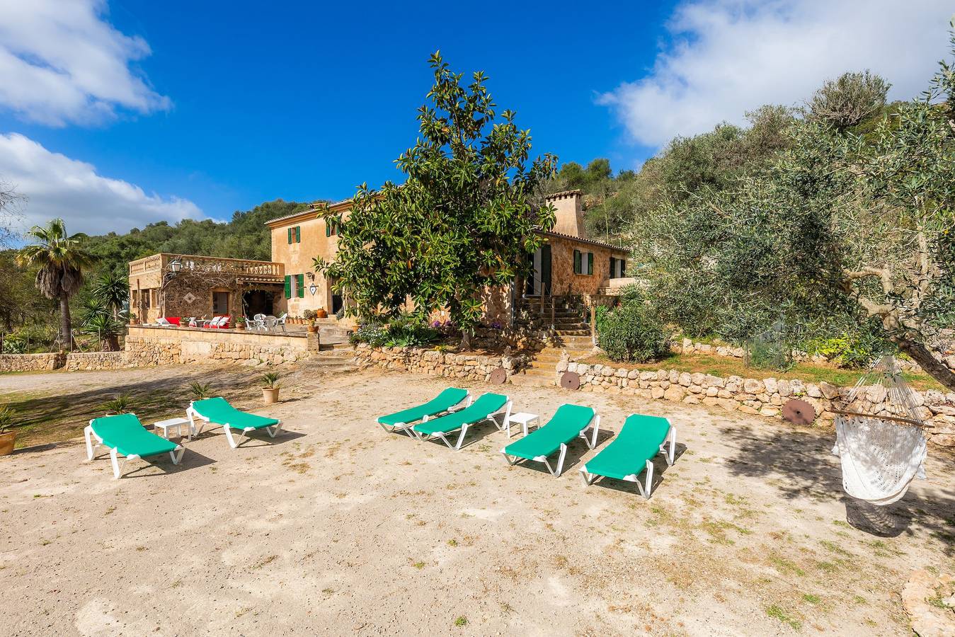 Ferienhaus 'Finca Ses Coves' mit Bergblick, privater Terrasse und Wlan in Petra (Mallorca), Mallorca Inselmitte