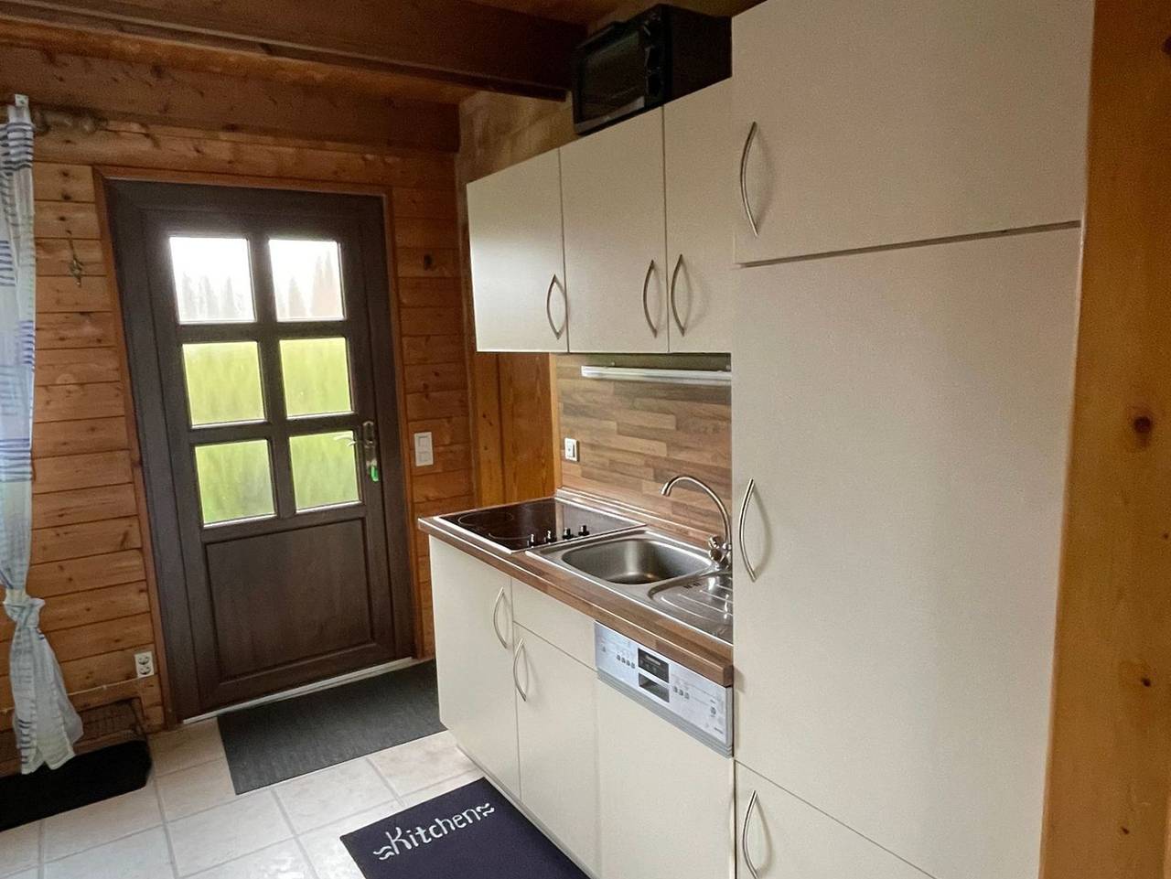 Nurdachhaus Fleger - Gemütliches Nurdachhaus mit Flair im Ferienpark Fedderwardersiel. Hundefrei. in Fedderwardersiel, Butjadingen