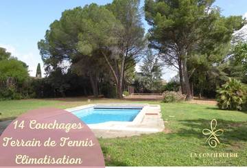 Cottage pour 14 personnes, avec vue ainsi que jardin et piscine à Garons