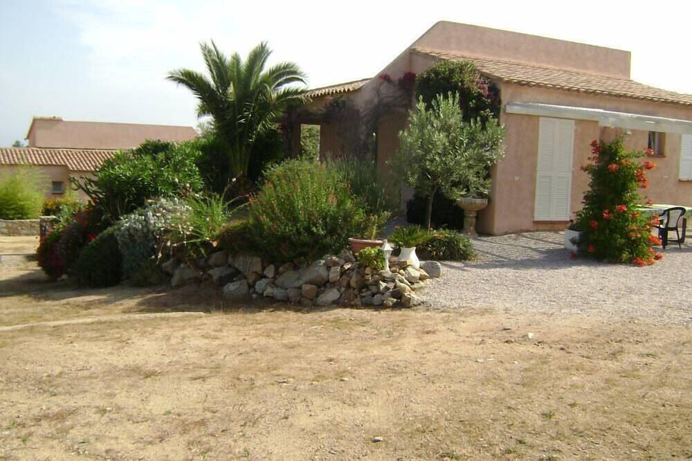 Casa vacanza a Lumio a partire da 393€ a notte
