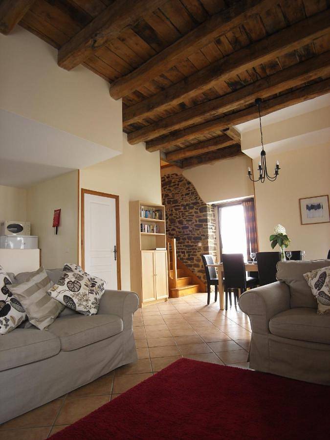 Location de vacances pour 7 personnes, avec jardin et piscine, adapté aux familles à Les Champs-Géraux - 2