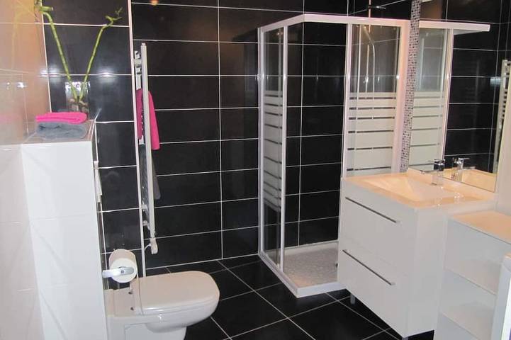 Appartamento intero, Acotz, nei pressi di Guéthary: Bella nuovo studio - con vista sull'oceano e la spiaggia a piedi. in Saint-Jean-de-Luz, Bayonne e dintorni