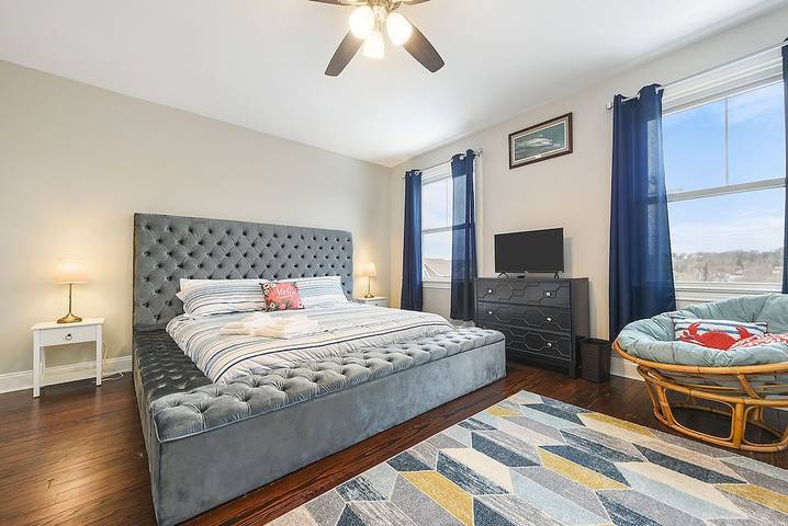 Villa for 12 people, with yard and balcony in Pennsylvania