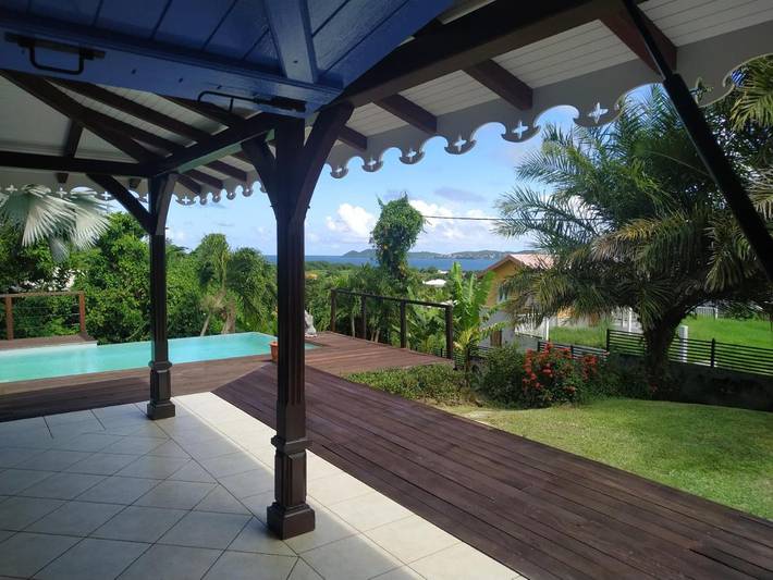 Location de vacances pour 6 personnes, avec vue ainsi que jardin et piscine à Le Robert - 2