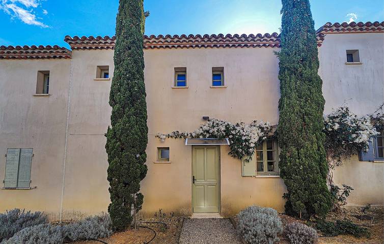 Maison de vacances pour 6 personnes, avec terrasse ainsi que piscine et jardin