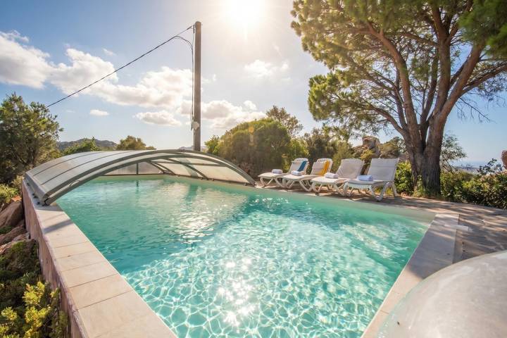 Agriturismo per 8 persone, con terrazza e vista oceano nonché piscina sulla Costa Smeralda