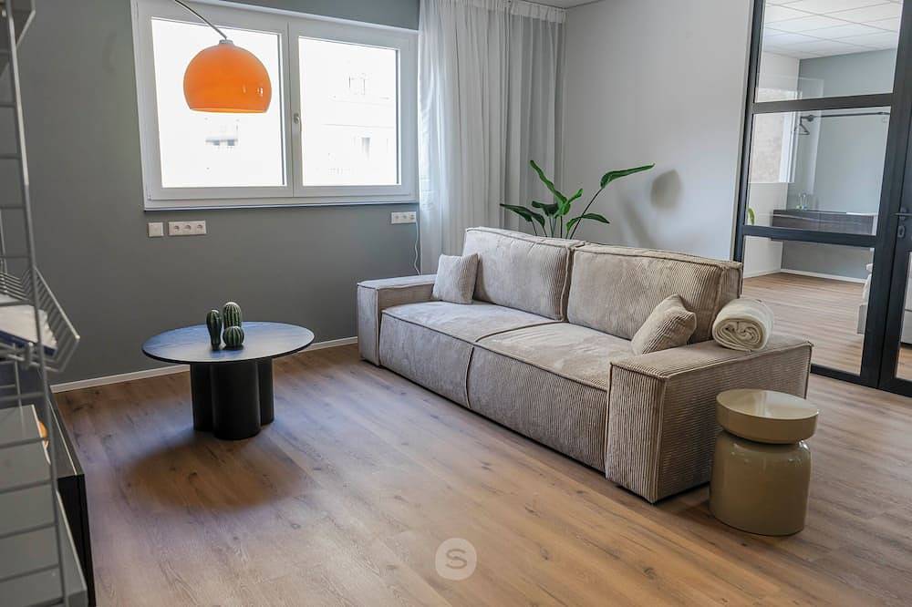 Entire apartment, Perfect city center location, 107 sqm, directly at the opera house in suite flair with terrace in Nuremberg, Franconia