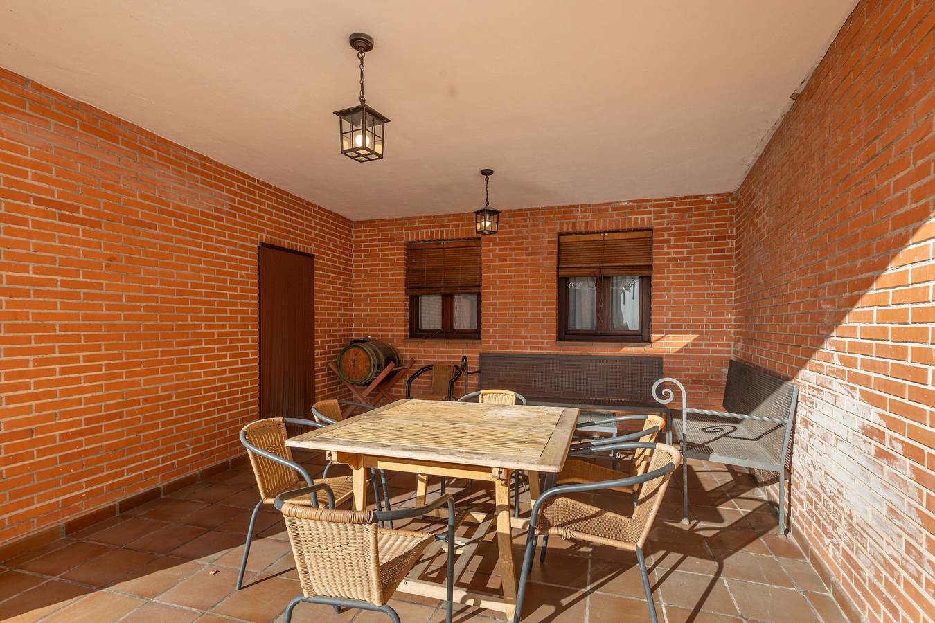 Finca 'Cuatro Torres' mit privater Terrasse und Wi-Fi in Teruel, Teruel und Umgebung