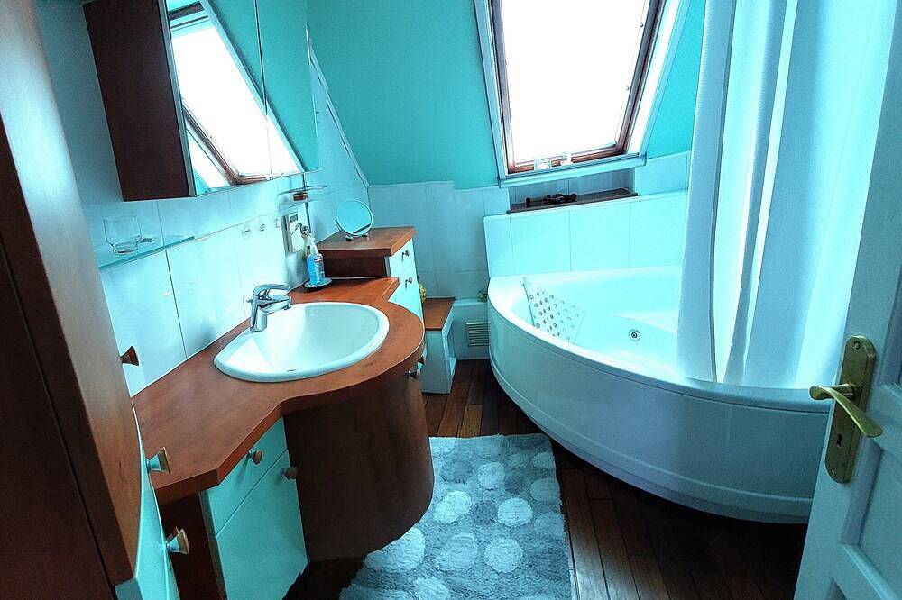 Appartement entier, Terredhelene Gite 42 m² 3 *, 2 à 4 pers, 1er étage dans maison. Entrée individ. in Berstett, Région de Strasbourg