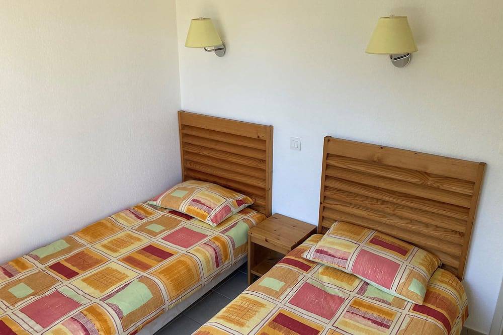 Appartement entier, Appartement avec terrasse et accès direct piscine & plage in Poggio-Mezzana, Arrondissement de Corte