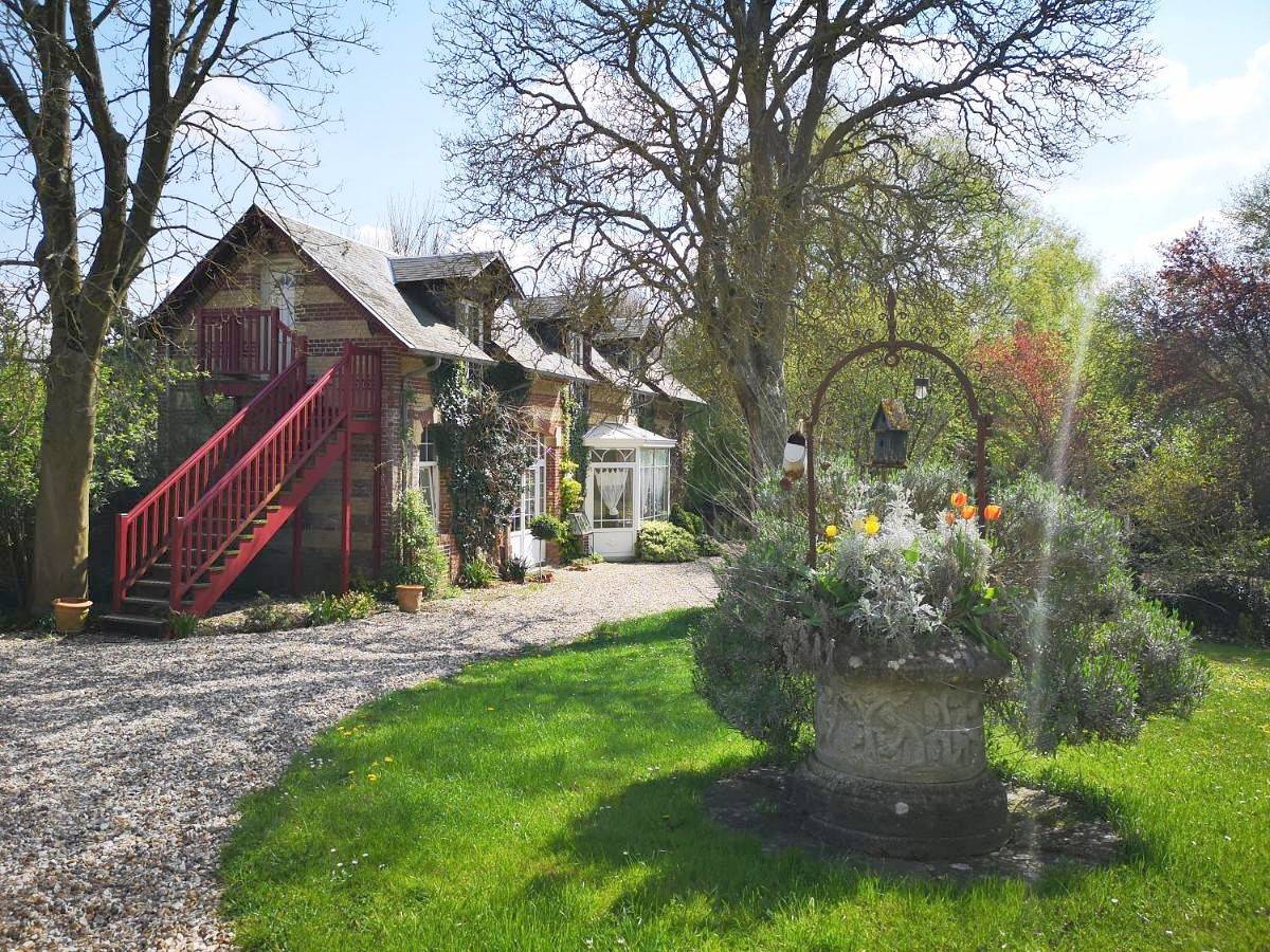 Double Room in Bézu-Saint-Éloi, Région de Les Andelys