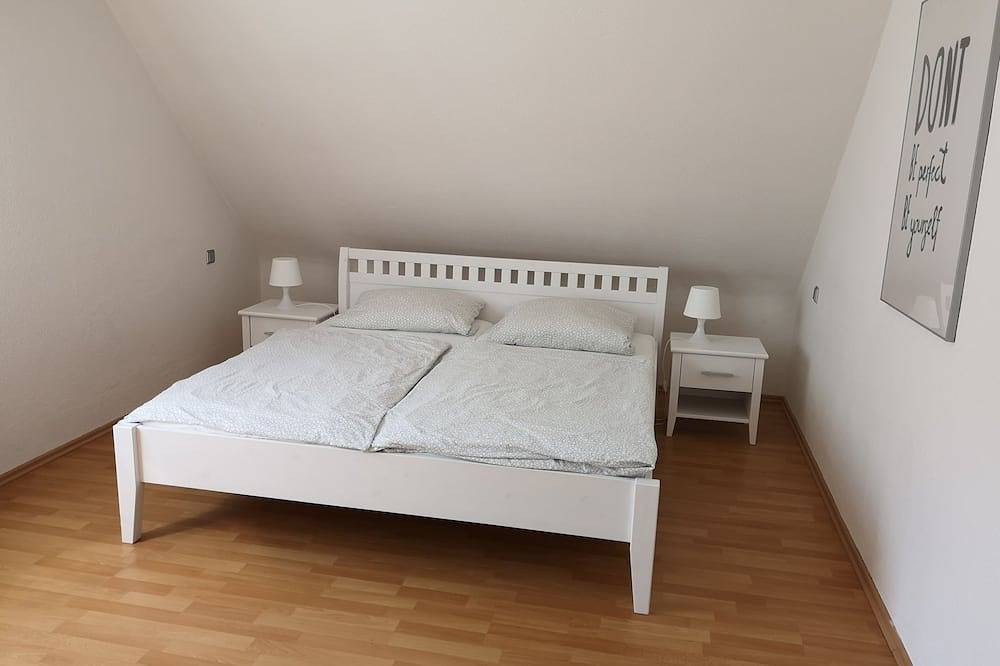 Ganze Wohnung, 130m² Ferienwohnung in 71364 Winnenden-Baach unterhalb Weinberge Nähe Stuttgart in Winnenden, Rems-Murr-Kreis