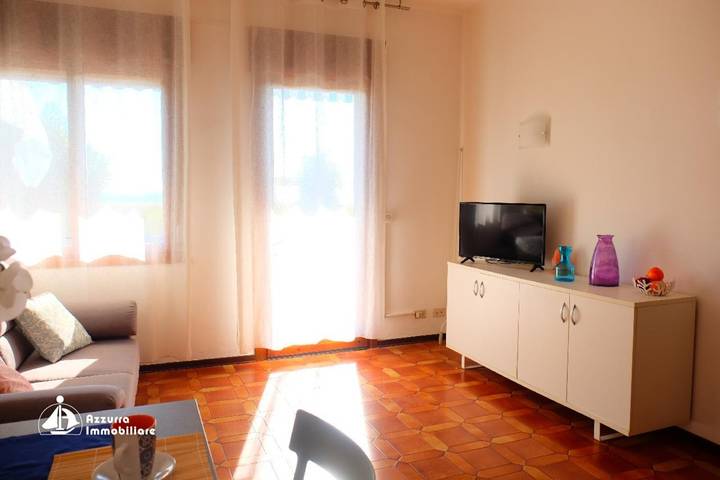 Ganze Wohnung, Ferienwohnung 'Villa Ridente 02' mit Meerblick, privater Terrasse und Klimaanlage in Lido di Jesolo, Jesolo-stadt