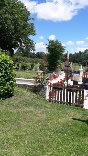 Gîte pour 4 personnes, avec vue et jardin à Hérisson