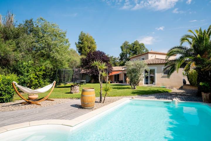 Villa pour 8 personnes, avec jardin et piscine, adapté aux familles à Béziers