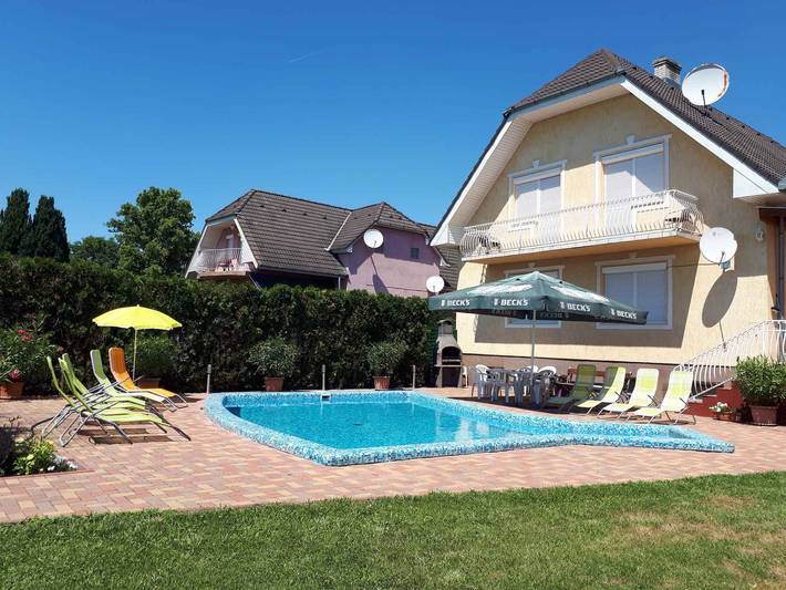 Ferienhaus für 14 Personen, mit Balkon und Garten in Plattensee Ostufer - 2