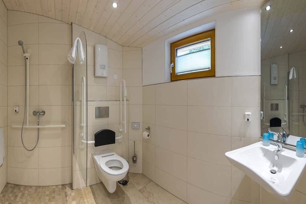 Baumhaus Ahornhöhe mit barrierefreiem Zugang in Aerzen, Weserbergland