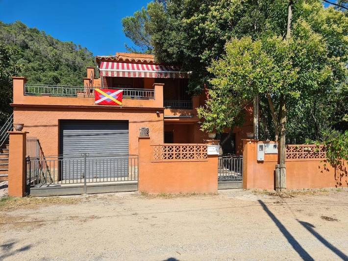 Casa rural para 11 personas, con Balcón además de Terraza y Vistas en Cistella