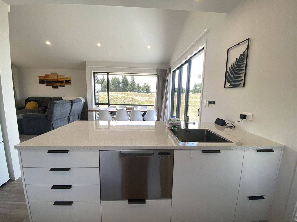 Ruataniwhat Retreat - Free Wifi in Twizel, Mackenzie District