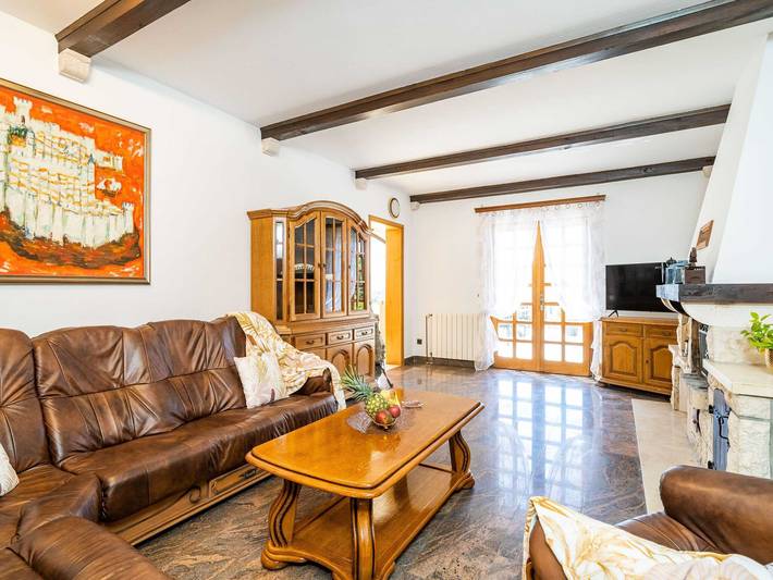 Villa pour 6 personnes, avec piscine et jardin