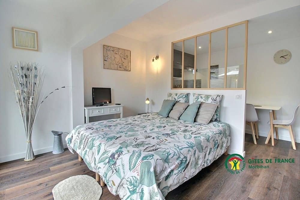 Apartamento entero, \"L'Aube - Private Spa - Quiet location in Surzur, Côte des Mégalithes