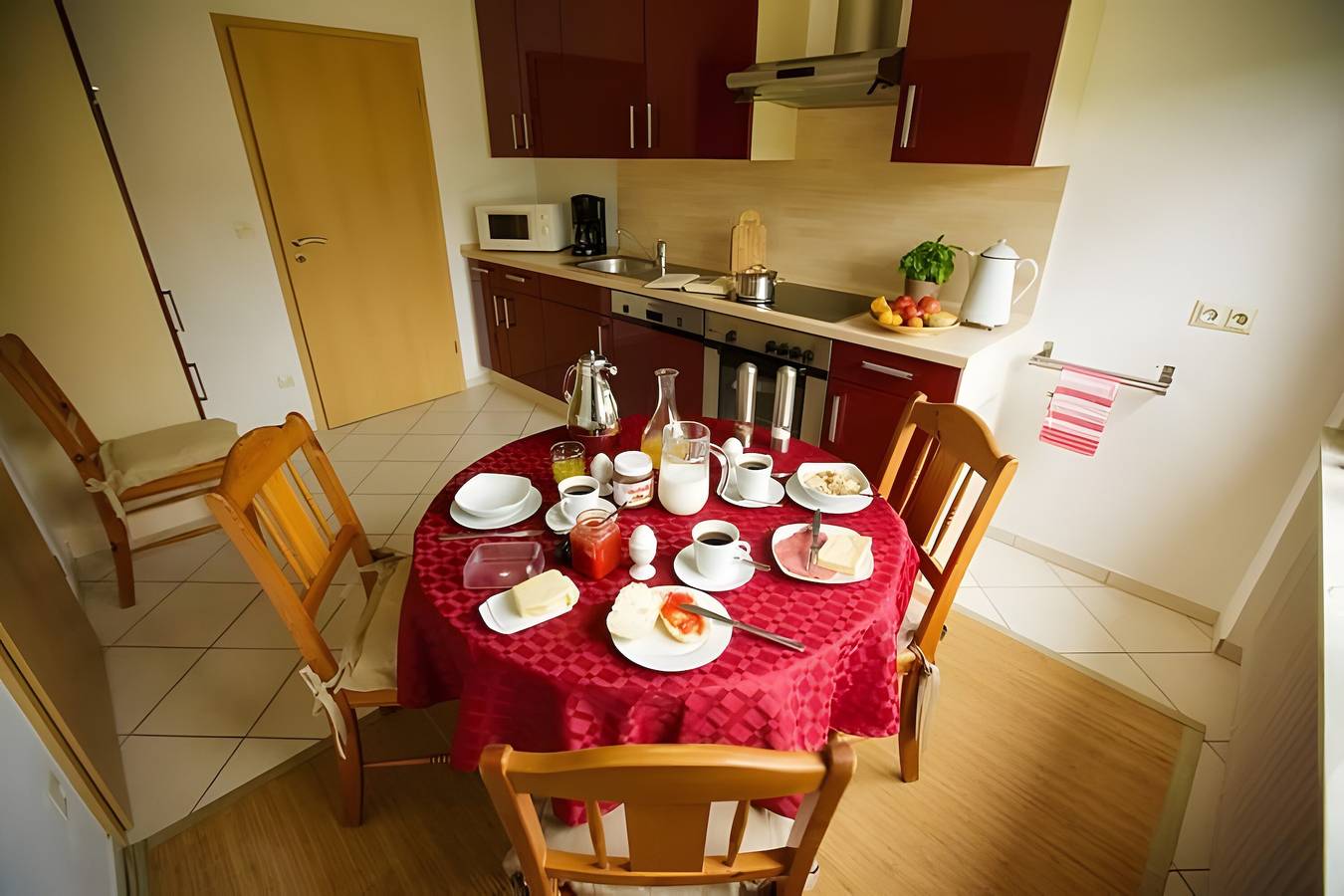 Ganze Wohnung, Apartment „Haus Wacholderheide“ mit Terrasse, Garten und Wlan in Onstmettingen, Albstadt