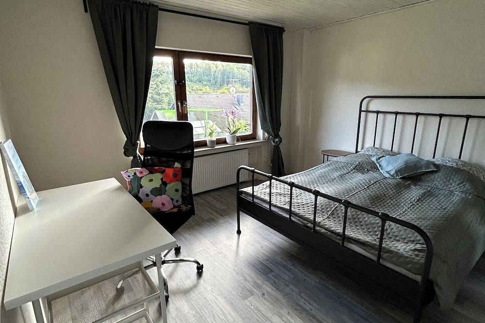 Ganze Wohnung, Gemütliche Ferienwohnung direkt an der Autobahnauffahrt in Freudenberg (Siegerland), Kreis Siegen-Wittgenstein