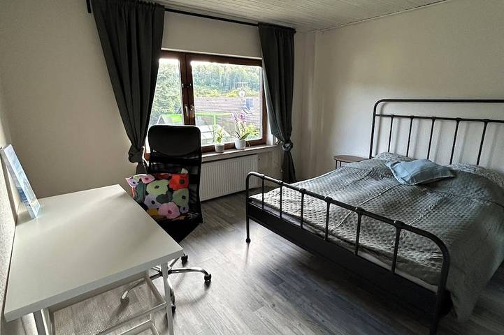 Ganze Wohnung, Gemütliche Ferienwohnung direkt an der Autobahnauffahrt in Freudenberg (Siegerland), Kreis Siegen-Wittgenstein