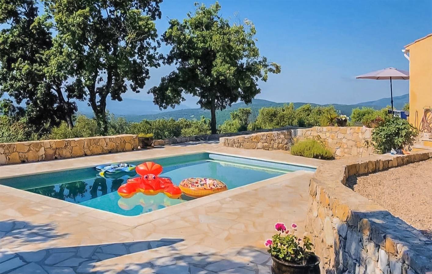 Charmant appartement de 2 chambres avec piscine et terrasse à Mons (Var) in Mons (Var), Région de Draguignan